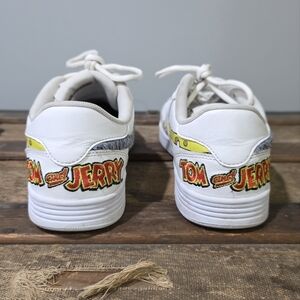 Reebok Limited Edition White Tom & Jerry Club MEMT Fur & Cheese Sneakers. 9.5